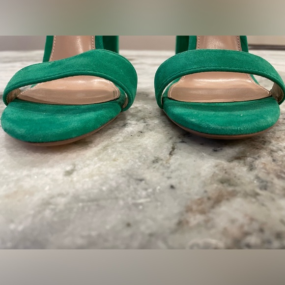 NWOT Steve Madden CARRSON Green Suede Open Toe Heeled Shoes - Picture 2 of 8